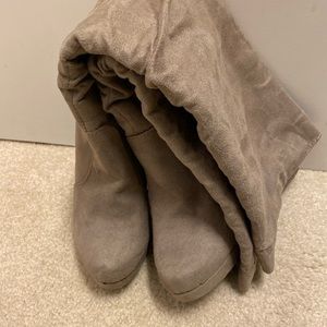 Shoedazzle size 6.5 boots